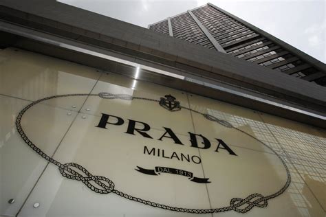 Prada annuncia fusione controllante Prada Holding in Gipafin.